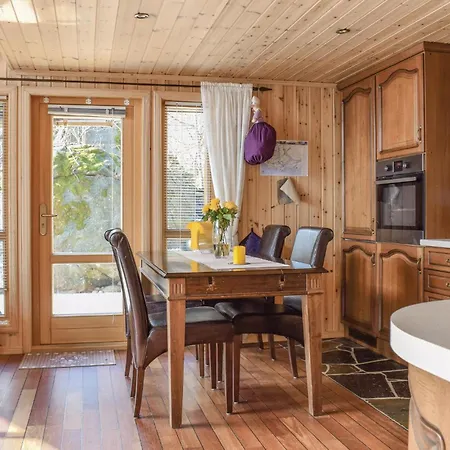 Prázdninový dům 4 Bedroom Cozy In *