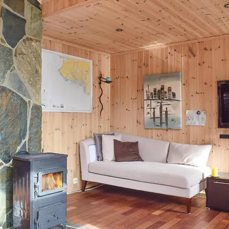 Holiday home 4 Bedroom Cozy In