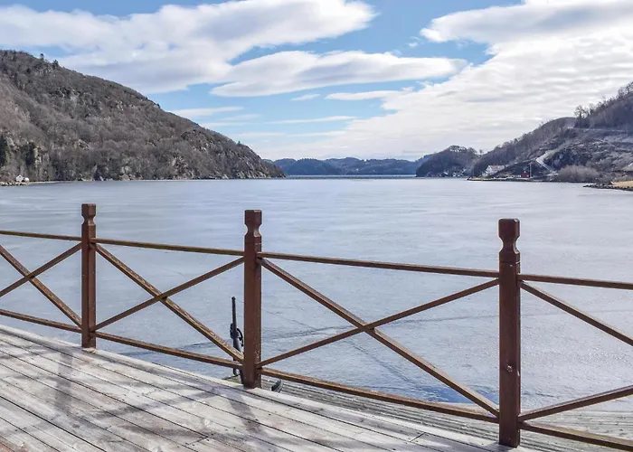 4 Bedroom Cozy In Tatil Evi Farsund